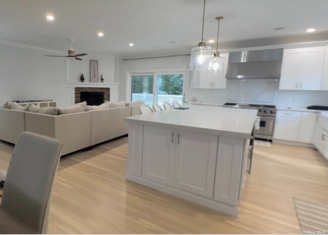 Building Photo - 55 Cedarhurst Ave