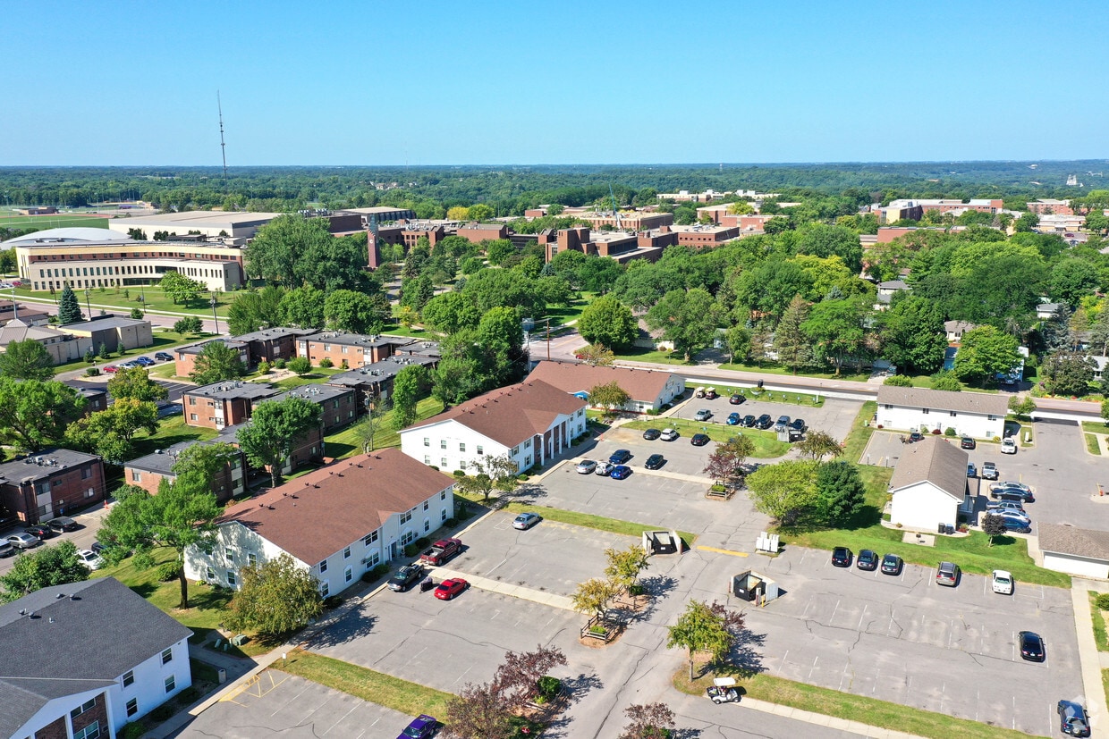 Highland Hills Apartments - Highland Hills Apartments