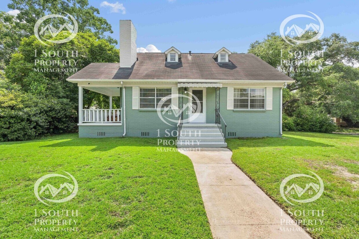 Primary Photo - 300 Thornhill Cir