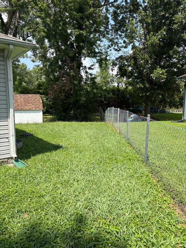 Foto del edificio - 1835 Carpenter Cir