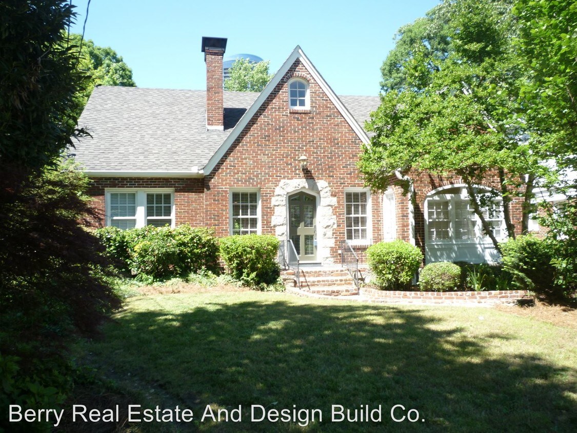 Primary Photo - 4 br, 3 bath House - 570 Martina Drive, NE