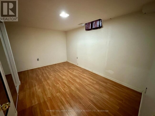 Building Photo - 44 Loradeen Crescent