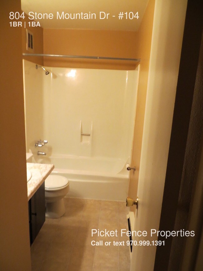 Building Photo - 804 Stone Mountain Dr