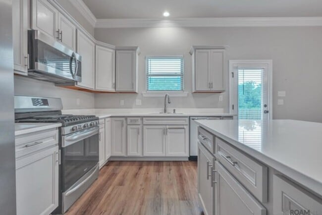 Foto del edificio - 7248 Kenilworth Crossing Ave