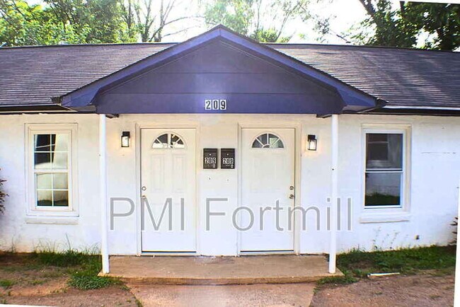 Building Photo - 209A Friedheim St