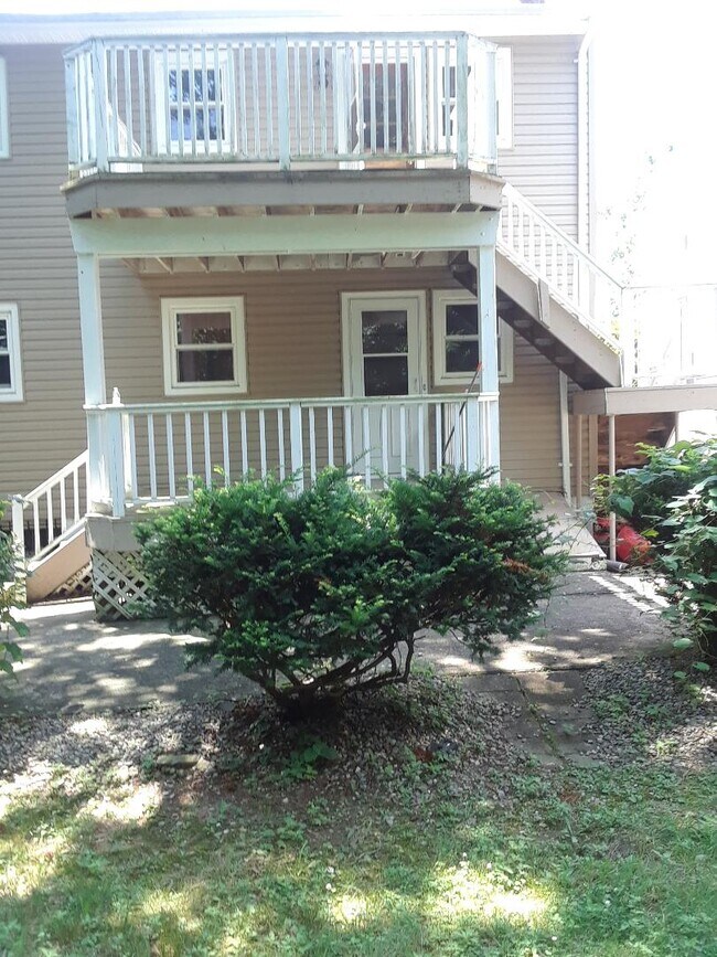 Exterior trasero con terrazas - 103 Prospect Ave