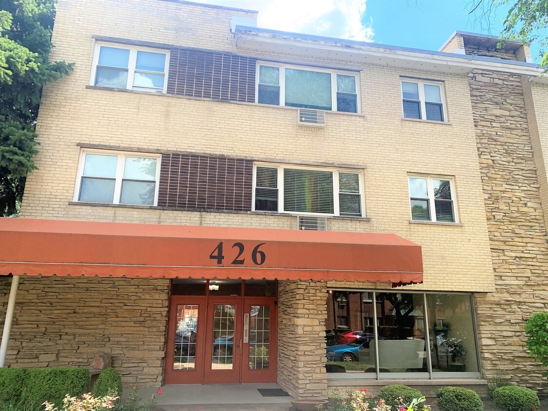 426 S Lombard Ave Unit 205, Oak Park, IL 60302 Condo for Rent in Oak