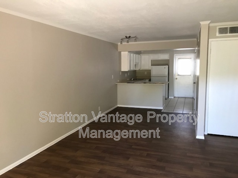 Foto principal - 810 E Colter St