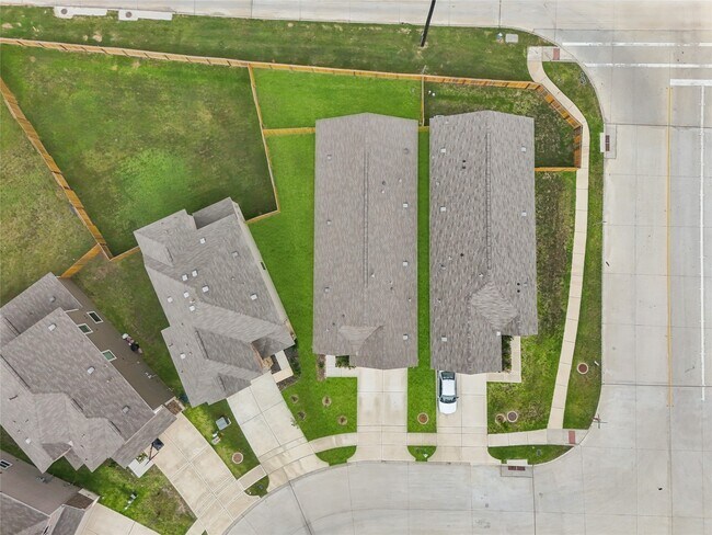 Foto del edificio - 7911 Tuscan Cypress Dr