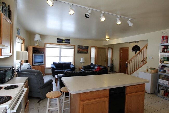 Building Photo - 7 br, 3 bath House - 1522 Geddes Ave