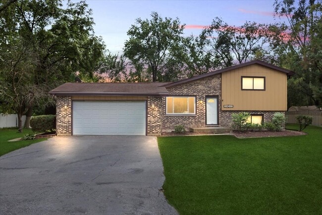 Foto del edificio - 33W067 Bonnie St