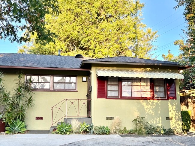 Front of house - 2101 Laverna Ave