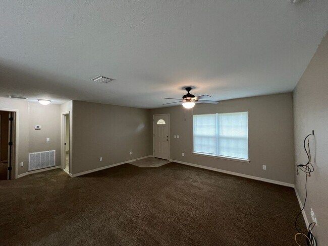 Foto del edificio - 3 BD/2BA Home in Beautiful Ocklawaha!!!