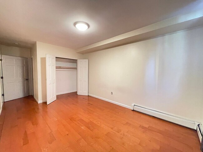 Foto del edificio - 3062 Roberts Ave