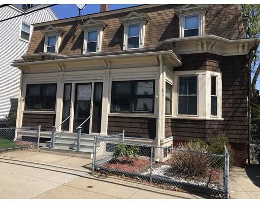 Primary Photo - 72 Foster St