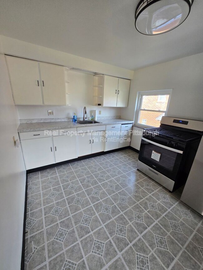 Foto del edificio - 4744 Lougean Ave