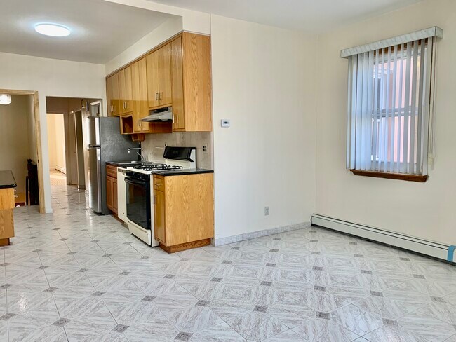Foto del edificio - 2045 66th St