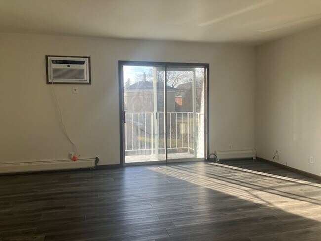 Foto del edificio - 112 S Wisconsin St