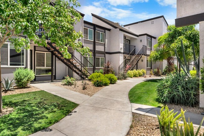 Foto del edificio - Highland Pinetree Apartments