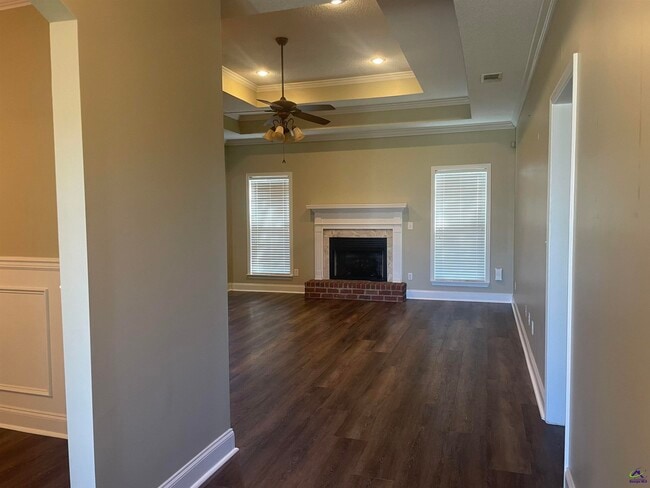Building Photo - 507 Manchester Ln