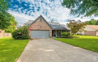 Building Photo - 8737 Shoreham Blvd