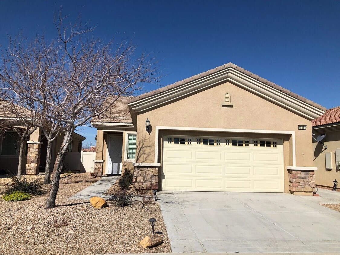 Primary Photo - 2Bedroom 2Bathroom Home in the 55+ community!