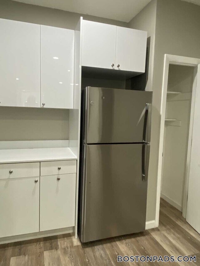 Building Photo - 50 Evergreen St