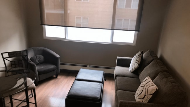 4 - 1Ten On Whyte - Student Living