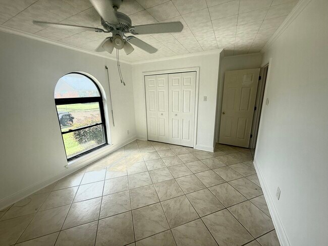 Foto del edificio - 1459 Aris Ave