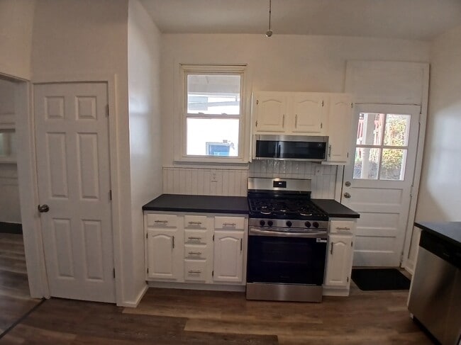 Building Photo - 1521 Alton St