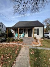 Building Photo - 568 Cromwell St