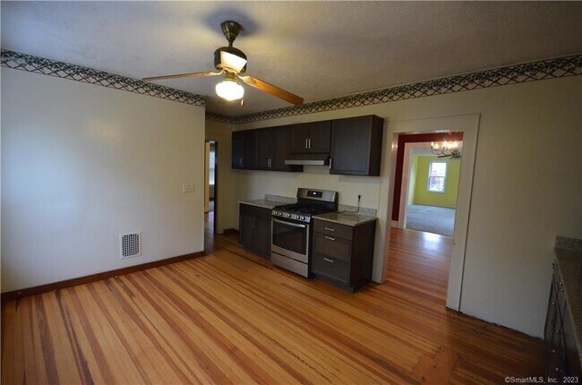 Foto del edificio - 147 Freeman Ave