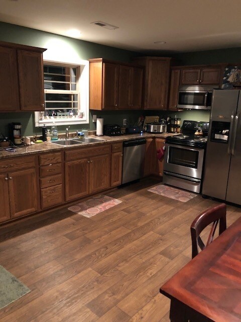 Foto del edificio - 904 Davis Ln