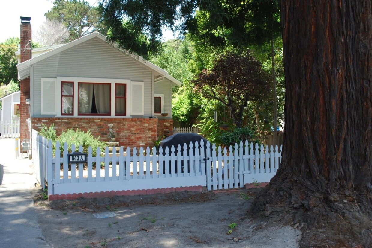 843 Lomita St, Monterey, CA 93940 Townhome Rentals in Monterey CA