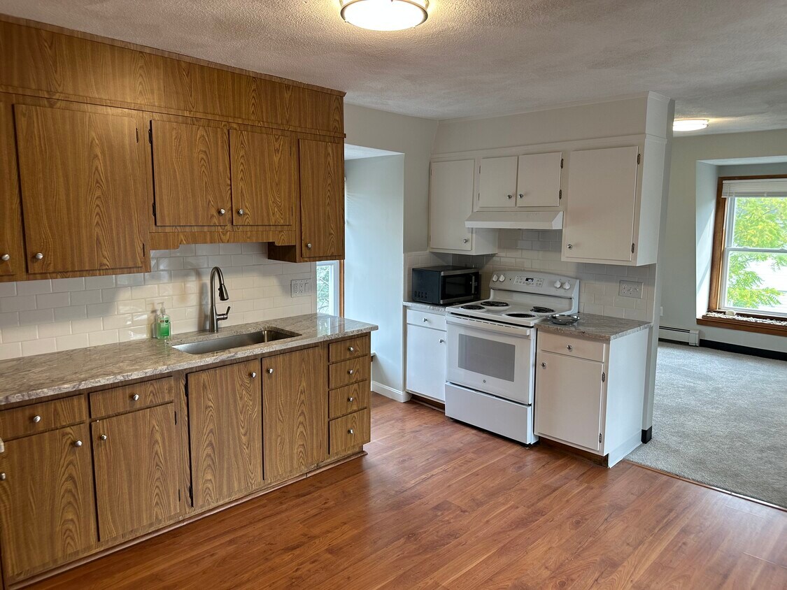 Foto principal - 227 North Beacon St