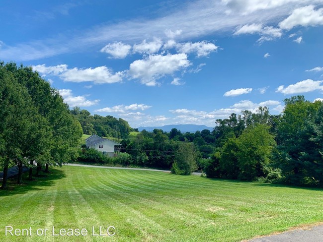 Foto del edificio - 2 br, 2 bath Apartment - 2709 Roberts Road