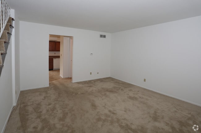 2HAB, 1.5BA - 1,005 ft² - Meadowbrook Apartments and Townhomes