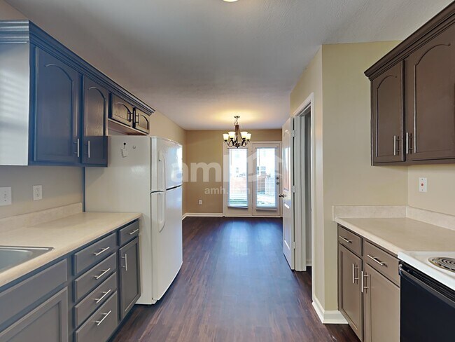 Foto del edificio - 12693 Old Pond Rd