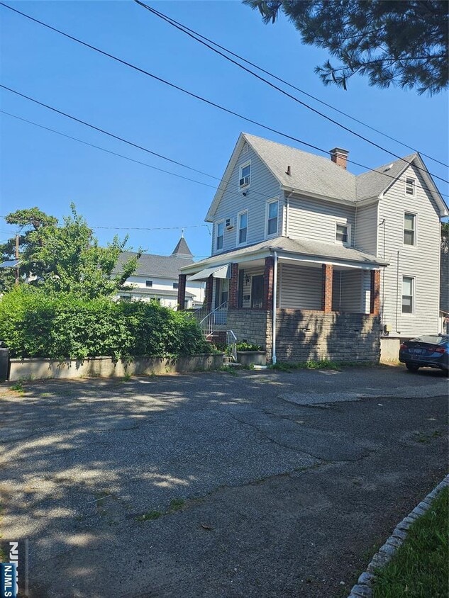 Primary Photo - 141 Union St