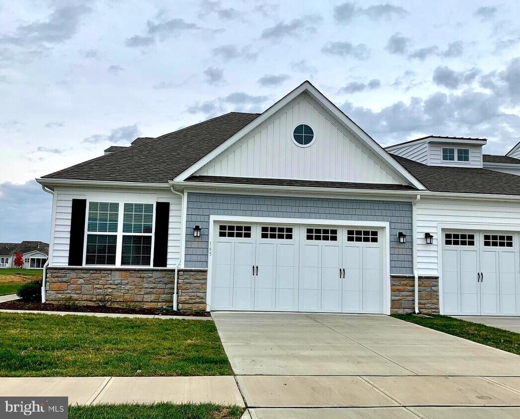 Primary Photo - 165 Topside Dr