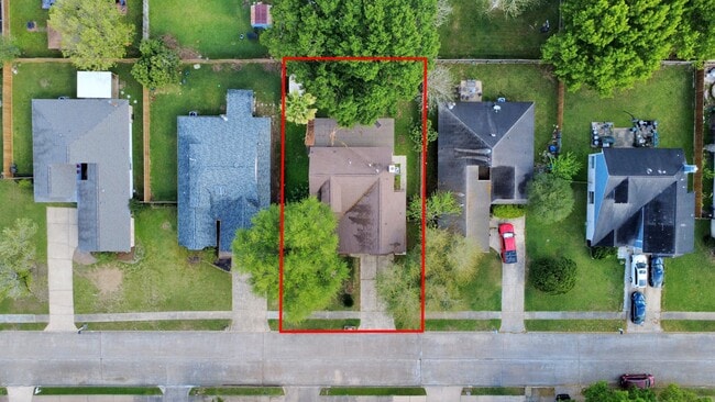 Building Photo - 15614 Barbarossa Dr