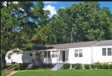 Primary Photo - College View Apartments