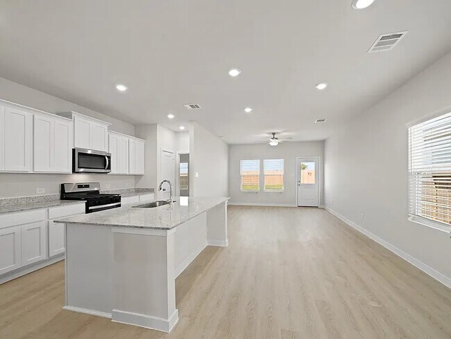 Foto del edificio - 17235 King Eider Rd
