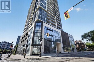 Building Photo - 15 Queen St S