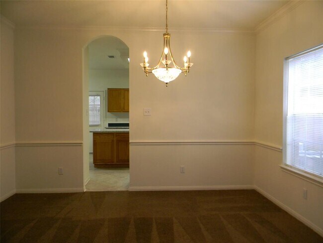 Building Photo - 16919 Summerfield Ridge Dr