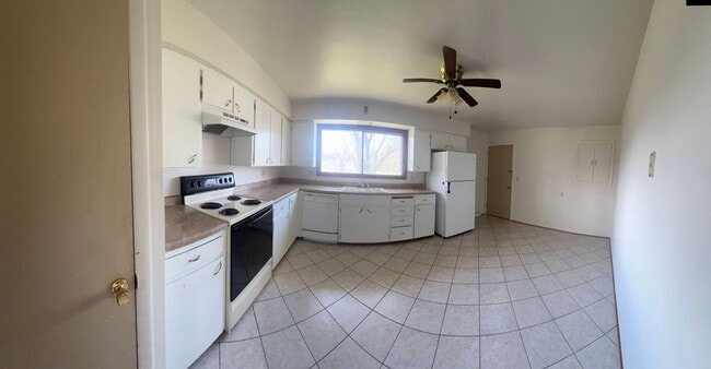 Building Photo - 2231 Wickham Ave
