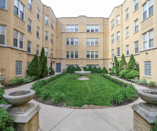 Foto del edificio - 2024 W Foster Ave