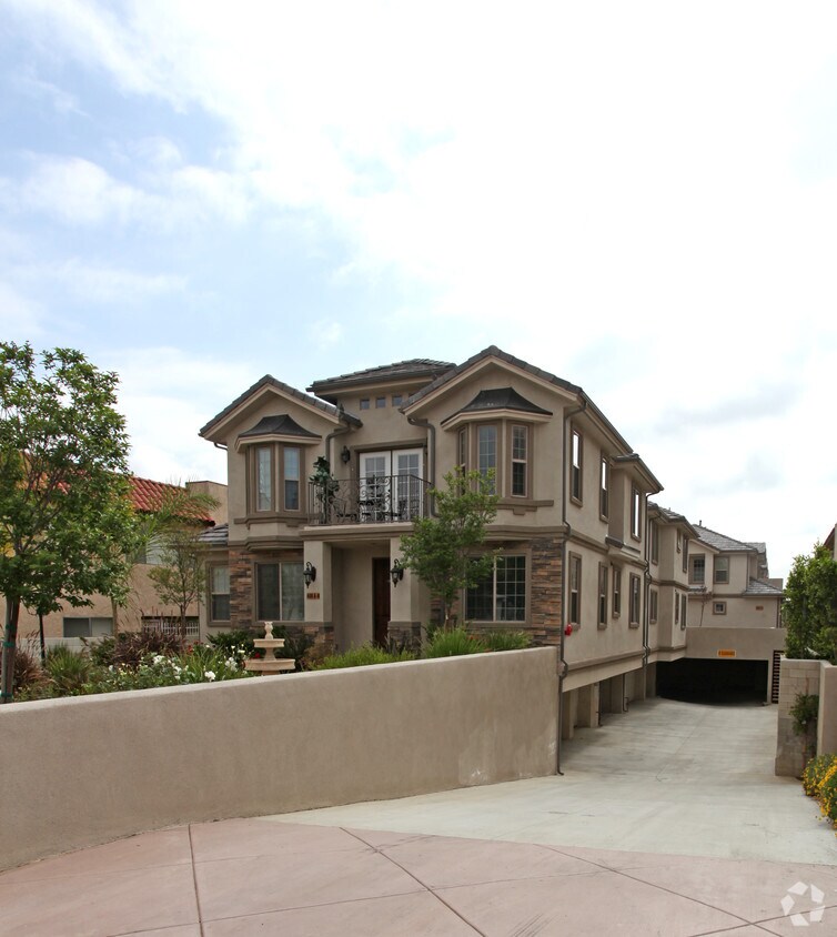 Primary Photo - 408 Orange Ave