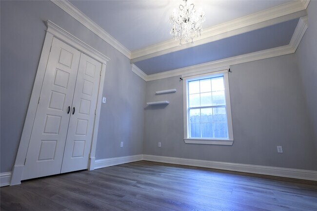 Building Photo - 512 Enid St