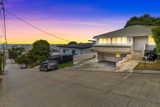 Building Photo - 1648 Alencastre St